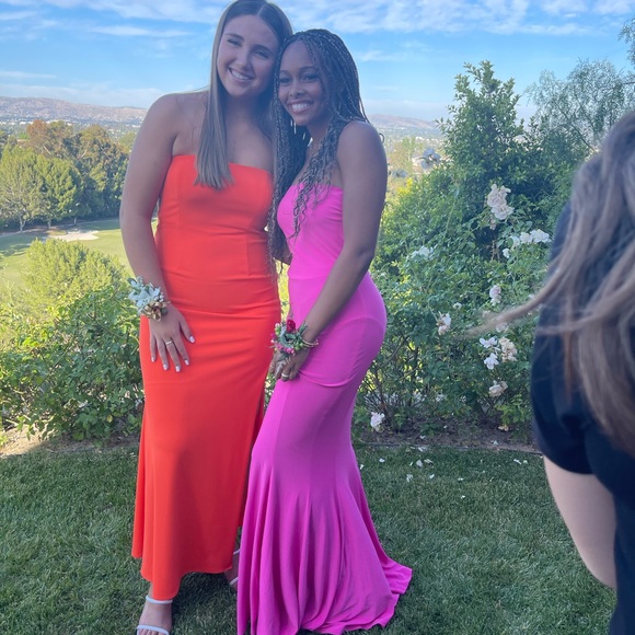 Norma Kamali Dresses & Skirts - revolve maxi dress! only worn once to prom! super cute and comfy